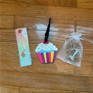 3 assorted items bookmark-cupcake luggage tag-necklace all new